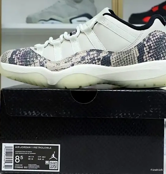 LIGHT BONE LOW SNAKESKIN 11 JORDAN AIR 0614